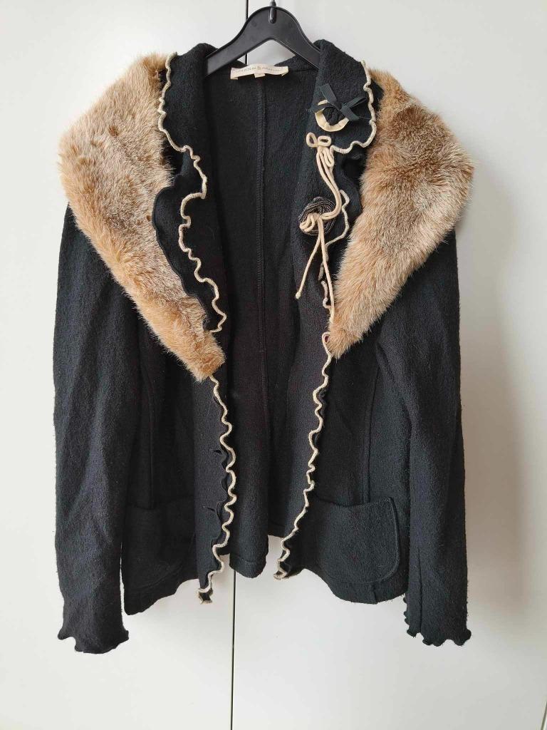 zwarte vest un jour ailleurs met kraag van imitatiebont, Maat 38/40 (M), Zwart, Ophalen of Verzenden, Gedragen