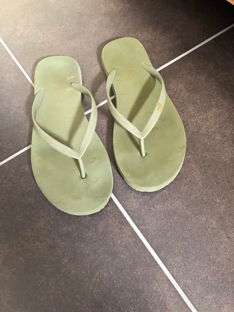 Verschillende slippers maat 39-40, Kleding | Dames, Ophalen of Verzenden, Zo goed als nieuw, Slippers