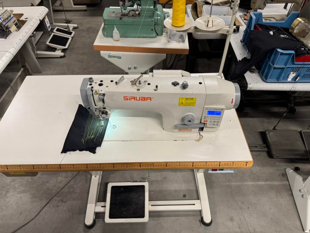 Industriele naaimachine siruba dl7200 automaat 220v, Ophalen of Verzenden, Zo goed als nieuw, Naaimachine, Brother