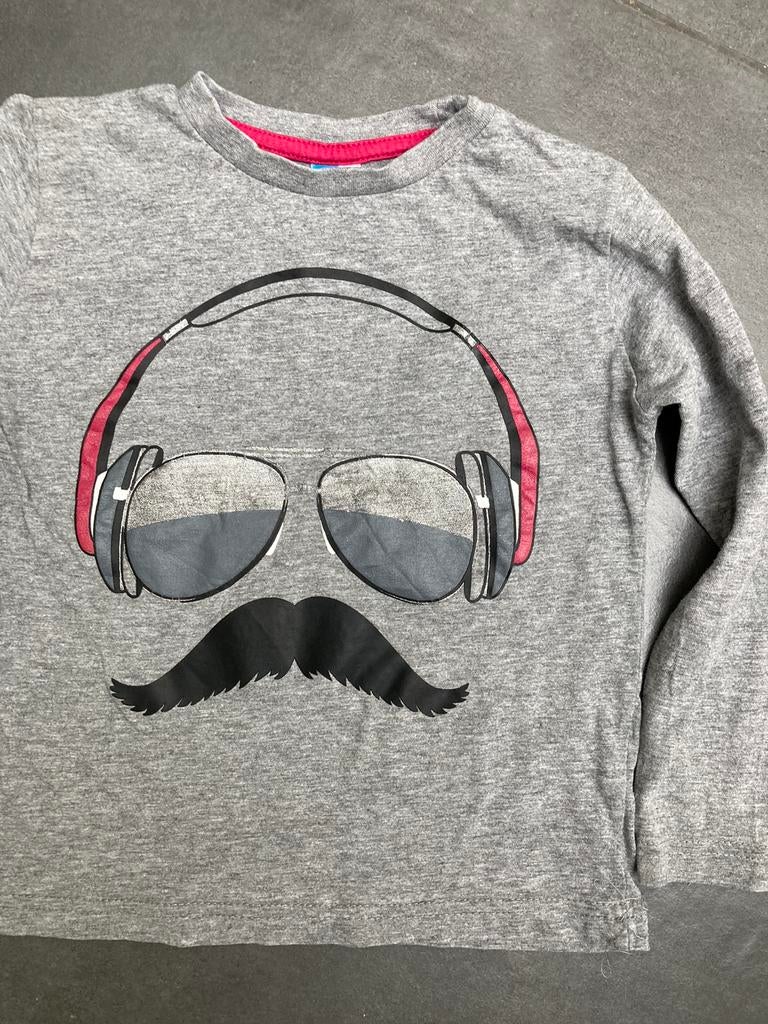 237: Grijze longsleeve maat 104/110, Enlèvement ou Envoi, Utilisé, Garçon, Chemise ou À manches longues