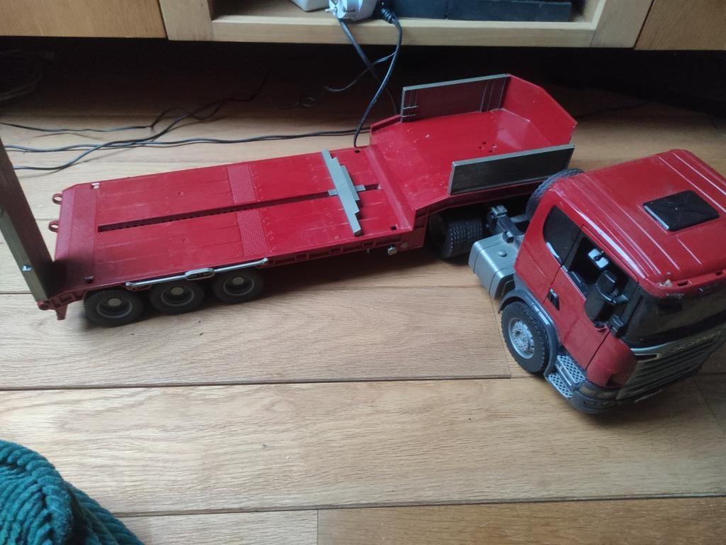 Vrachtwagen camion scania 85 cm, Ophalen