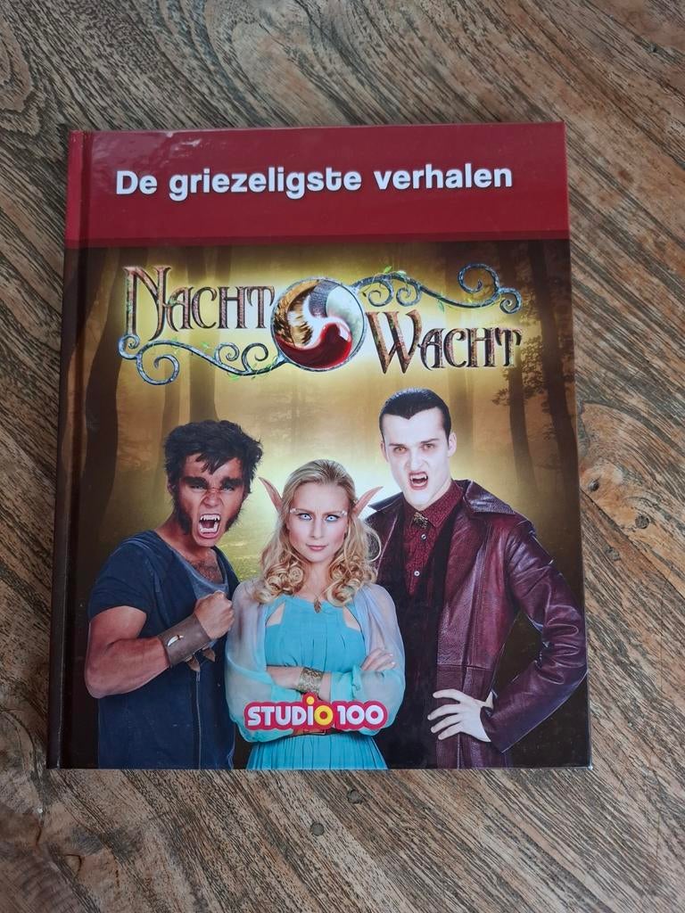 Boek Nachtwacht de griezeligste verhalen, Boeken, Ophalen of Verzenden, Zo goed als nieuw