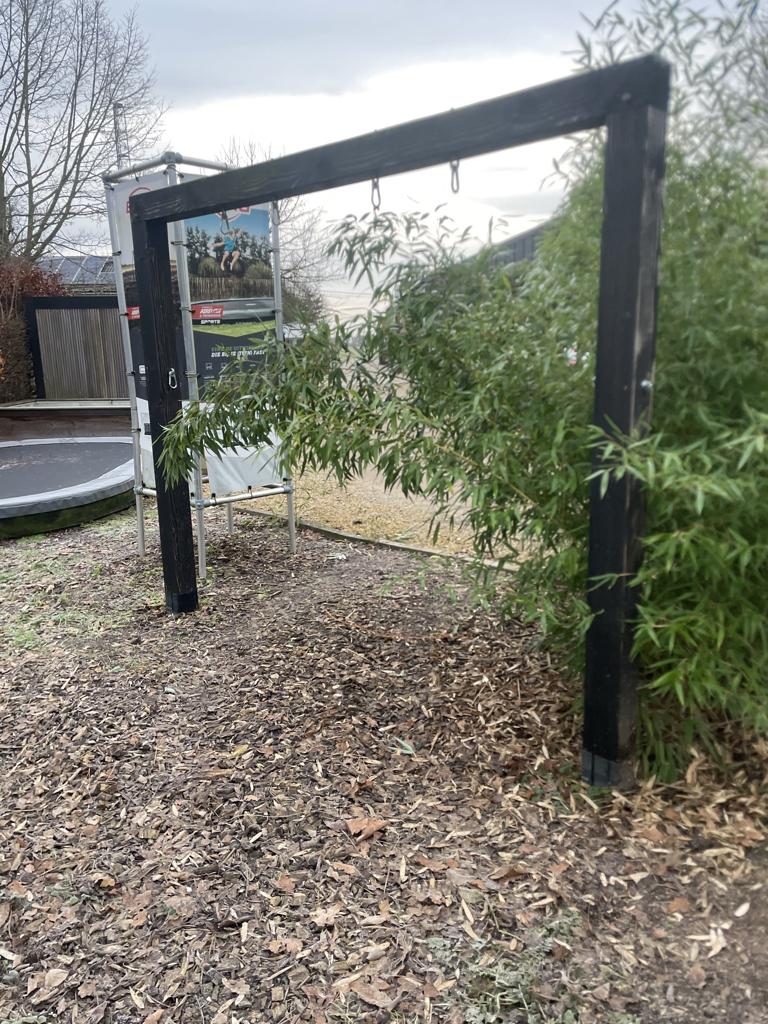 Zwarte schommel 3m, Ophalen, Gebruikt
