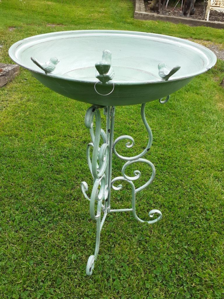 Prachtig vogelbad van gepatineerd metaal, Tuin en Terras, Ophalen of Verzenden, Nieuw, Overige materialen, Overige typen