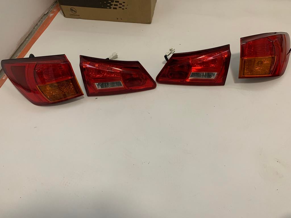 Lexus IS 250 , 220 achterlichten bj 2006 -2009, Auto's, Lexus, Particulier, Te koop, IS