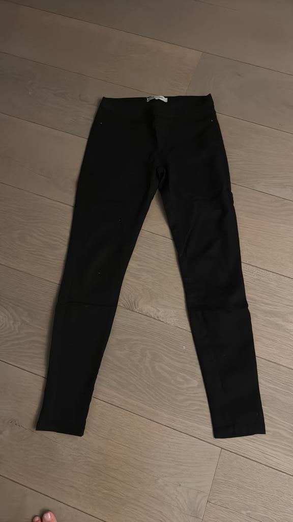 Pantalon noir Clockhouse jeans, Vêtements | Femmes, Jeans, Enlèvement ou Envoi, Comme neuf