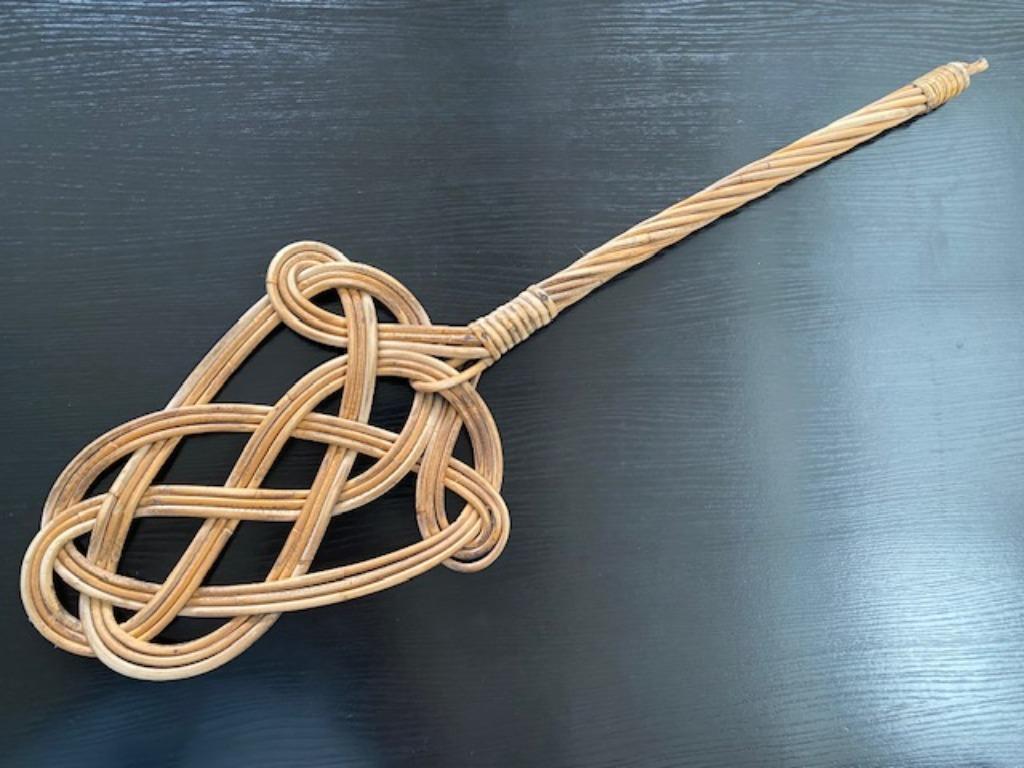 Oude rotan gevlochten mattenklopper - tapijtklopper, Antiek en Kunst, Ophalen of Verzenden