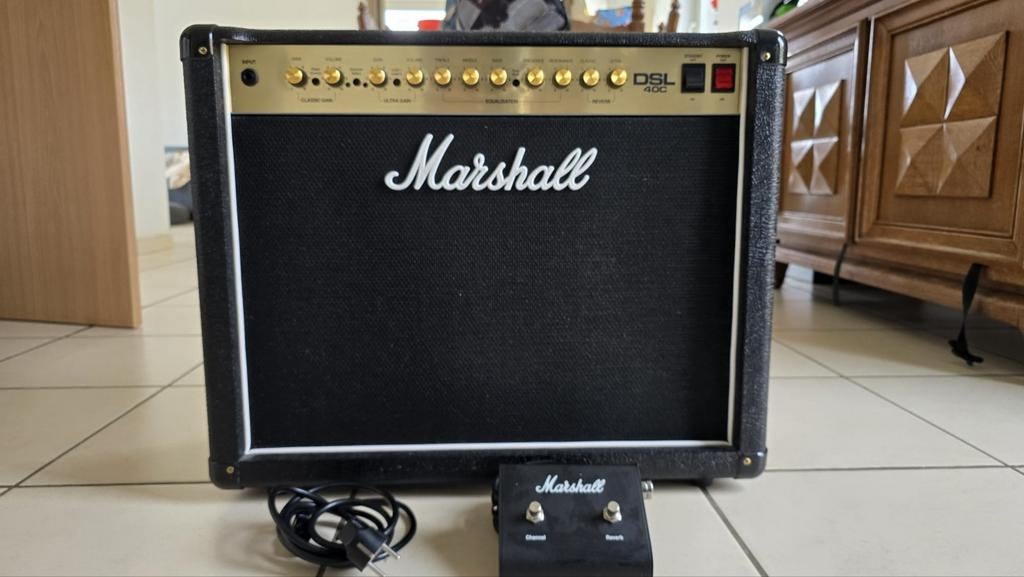 Marshall DSL 40C (40W à lampes en combo), Muziek en Instrumenten, Versterkers | Bas en Gitaar, Zo goed als nieuw, Gitaar, Minder dan 50 watt
