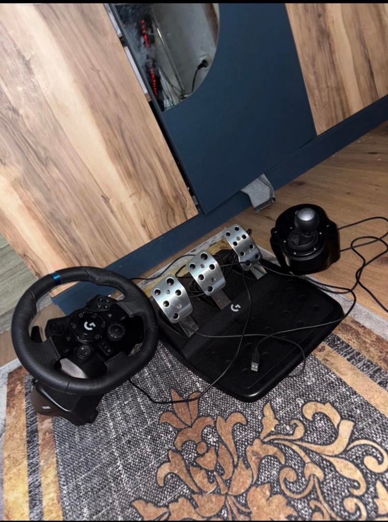 LOGITECH Gaming stuurwiel met Shifter ps5/ps4/pc, Ophalen, Nieuw, Controller