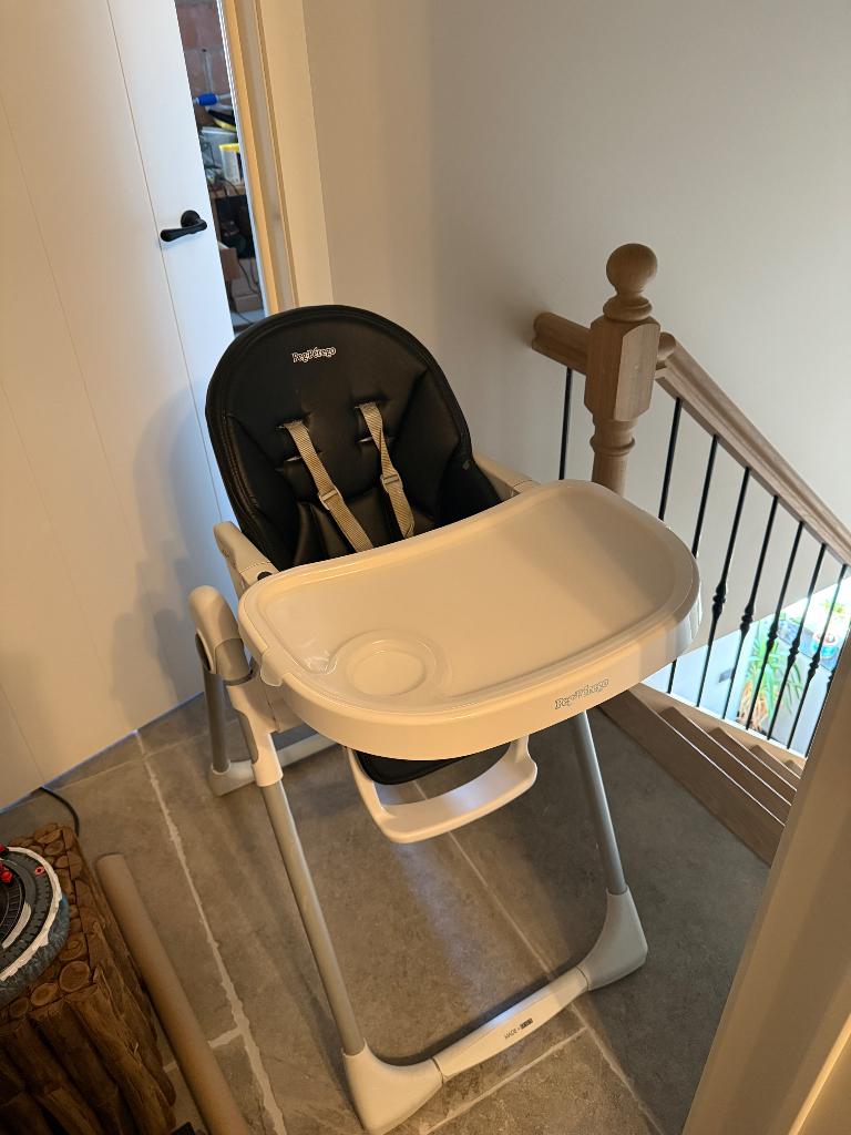 Eetstoel peg perego, Kinderen en Baby's, Kinderstoelen, Ophalen, Gebruikt, Gordel(s)