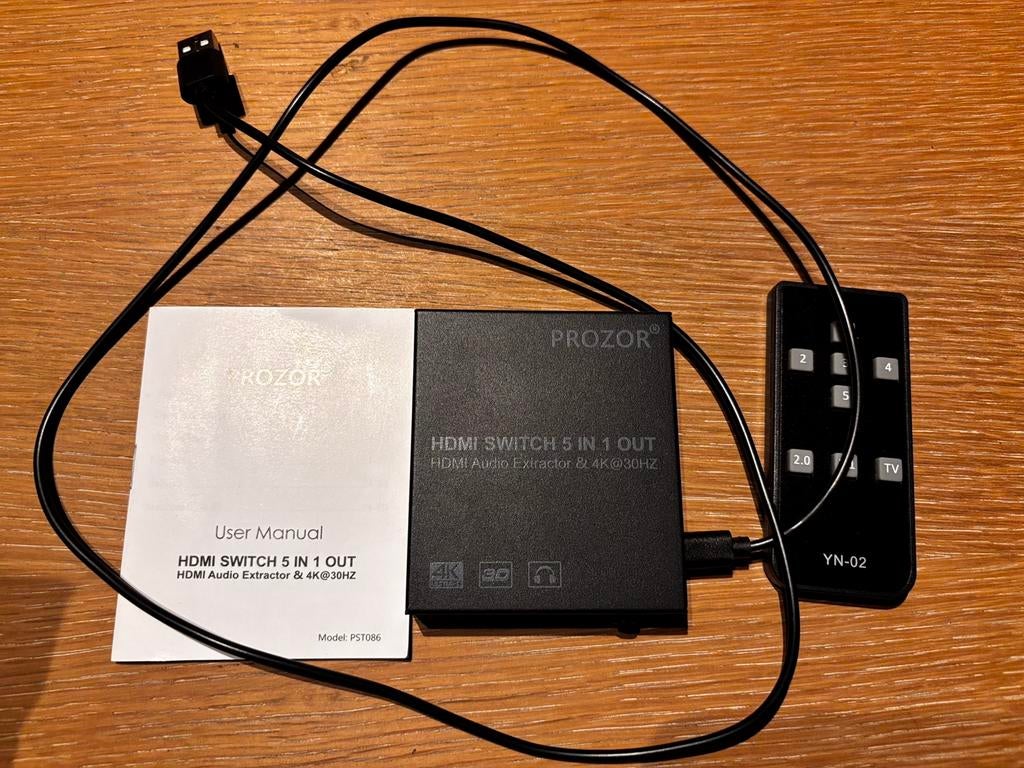 Switch HDMI PROZOR 5 entrées 1 sortie 4K + télécommande, Enlèvement, Comme neuf