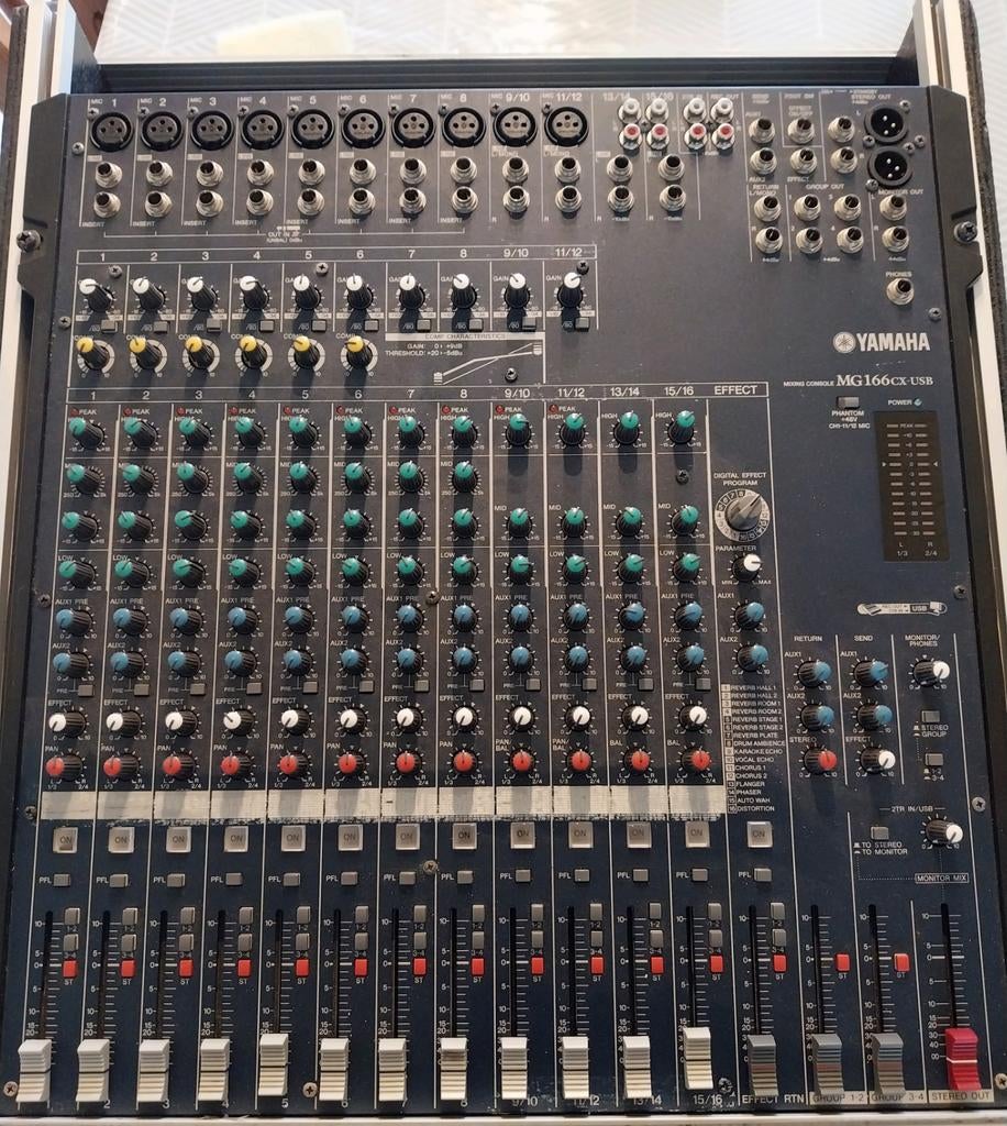 Yamaha mg166 cx-usb fx incl. flightcase, Muziek en Instrumenten, Ophalen, Gebruikt, 10 tot 20 kanalen, Microfooningang