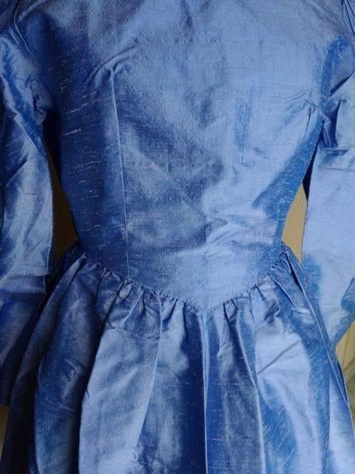 Robe de cocktail en soie brute - taille S vintage -, Vêtements | Femmes, Habits de circonstance, Taille 36 (S), Enlèvement