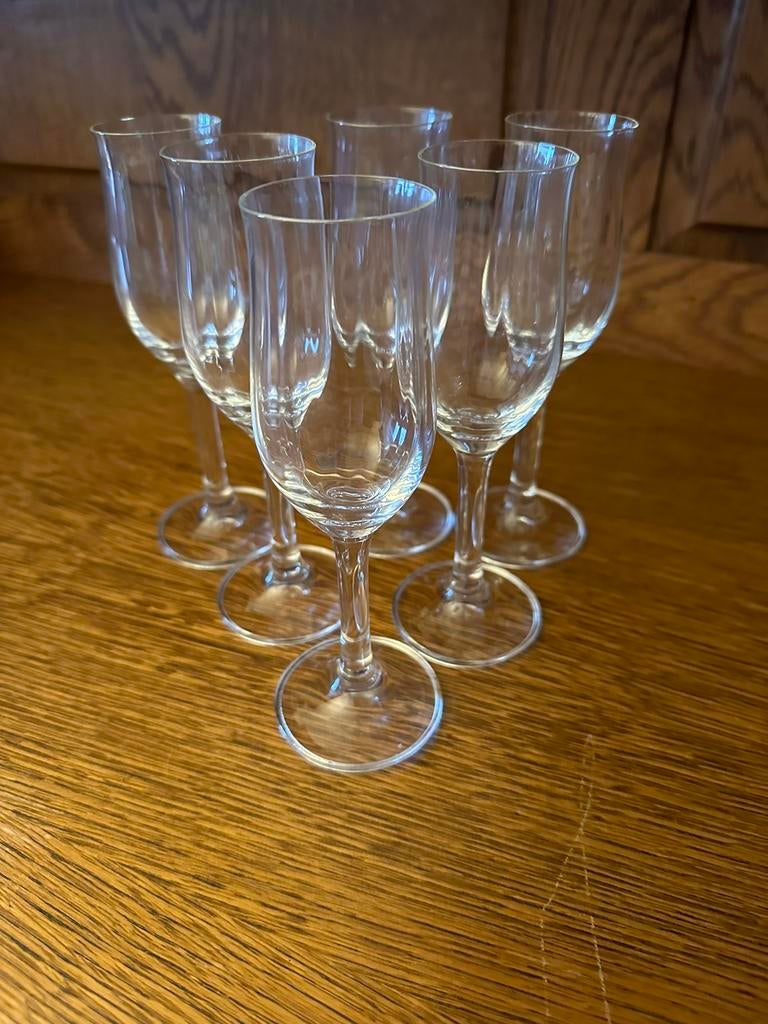 6 verres à porto, Comme neuf