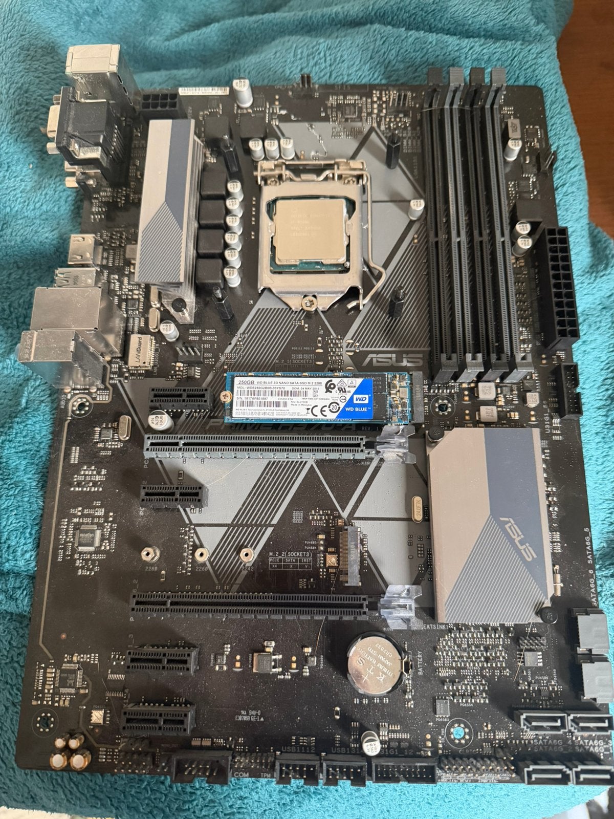 Set: Intel Core i7-9700K + ASUS Prime H370-A + 250GB M.2 SSD, Enlèvement ou Envoi, Comme neuf, Intel