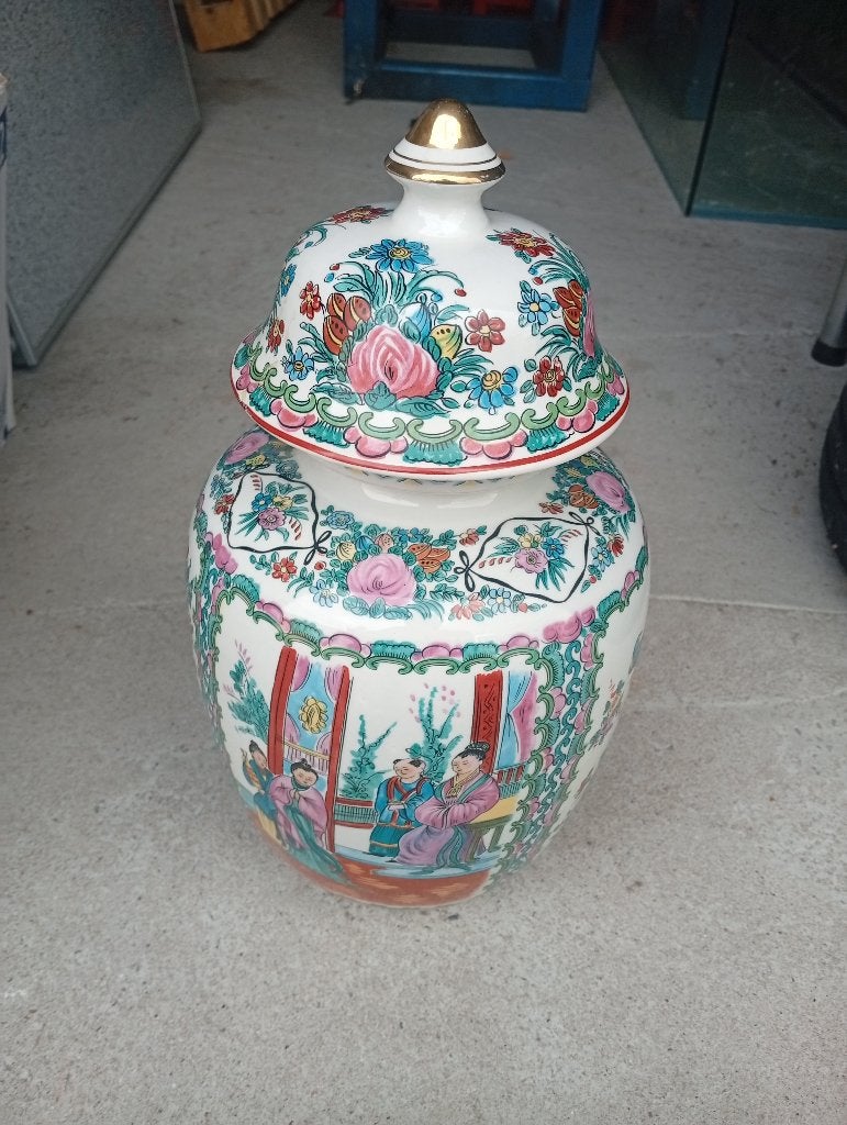 Chinese vaas met deksel, Enlèvement