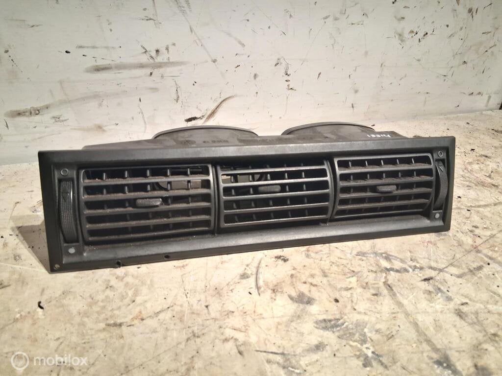 Luchtrooster dashboard Vw Transporter T4 2.5 TDI 7D1819703, Enlèvement ou Envoi, Volkswagen, Utilisé, Volkswagen