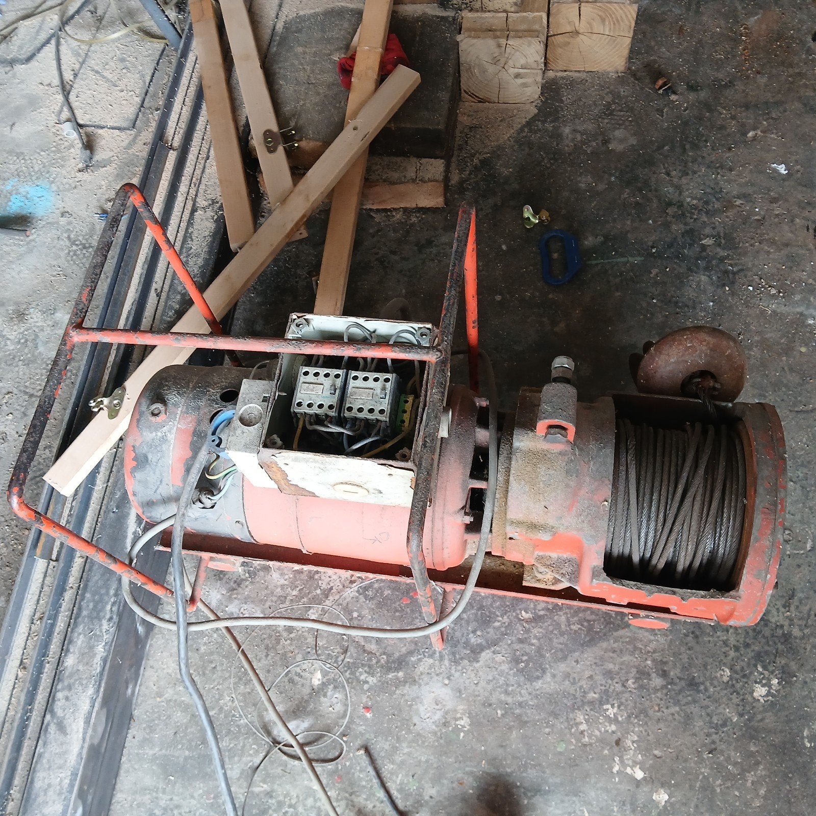 takel bouwlift, Doe-het-zelf en Bouw, Lieren en Takels, Ophalen of Verzenden, Gebruikt, Elektrisch