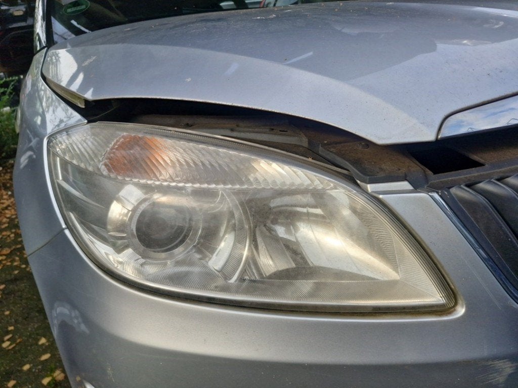 KOPLAMP RECHTS Skoda Fabia II Combi (|5J1941018D|), Gebruikt, Info@skoda-auto.de, Skoda, Max-Planck-Straße  3-5
64331  Weiterstadt, DE