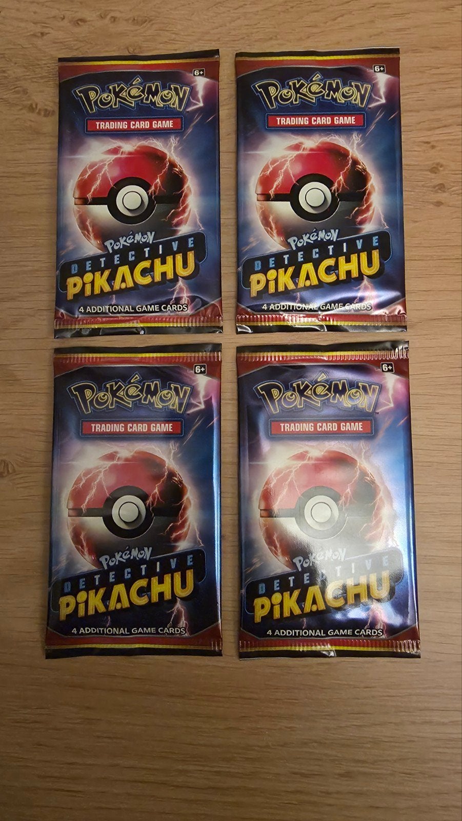 Pokemon Detective pikachu 4 packs verzegeld, Hobby en Vrije tijd, Ophalen, Nieuw, Booster