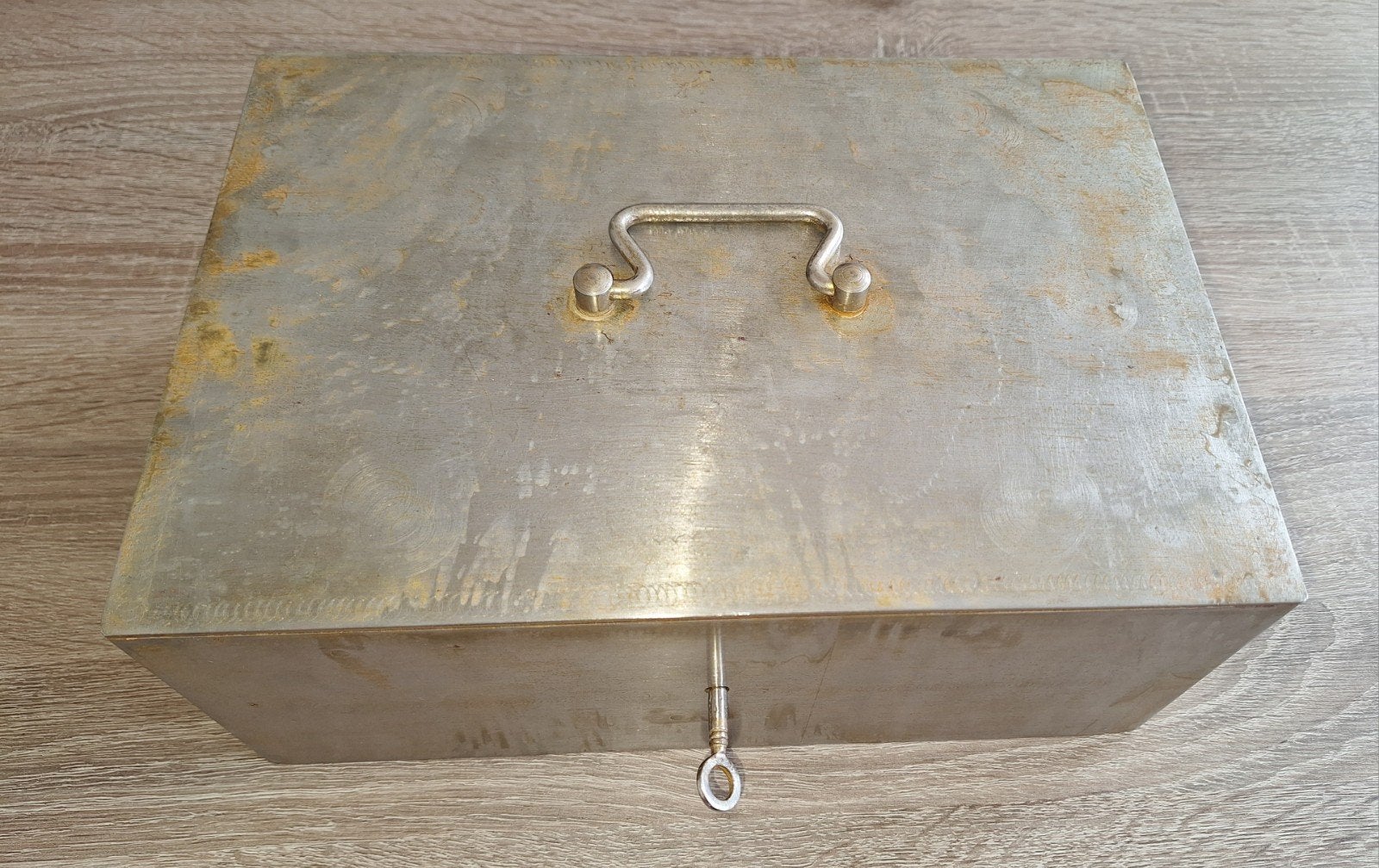 Ancien coffre-fort portable Beaumont avec clé d'origine, Maison & Meubles, Enlèvement ou Envoi, Coffre-fort