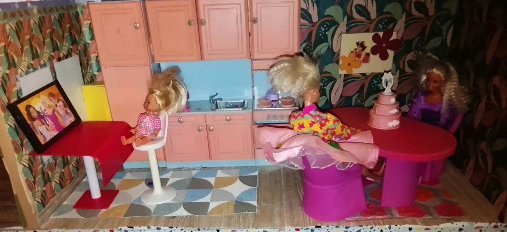 Barbie/steffi meubeltjes + poppen, Ophalen, Gebruikt, Barbie