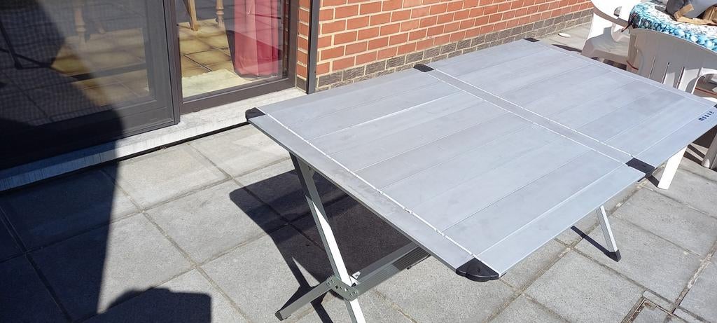 Table de camping, Immo