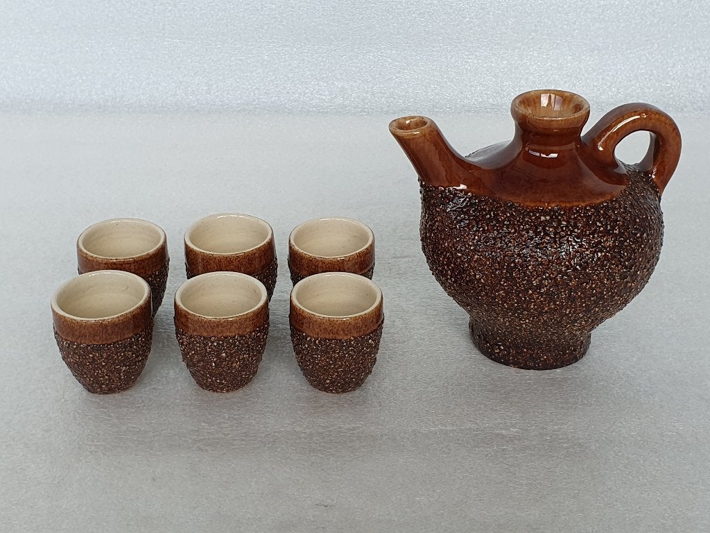 Keramieken schnaps / likeur set met kan en 6 glaasjes, Antiek en Kunst, Ophalen of Verzenden
