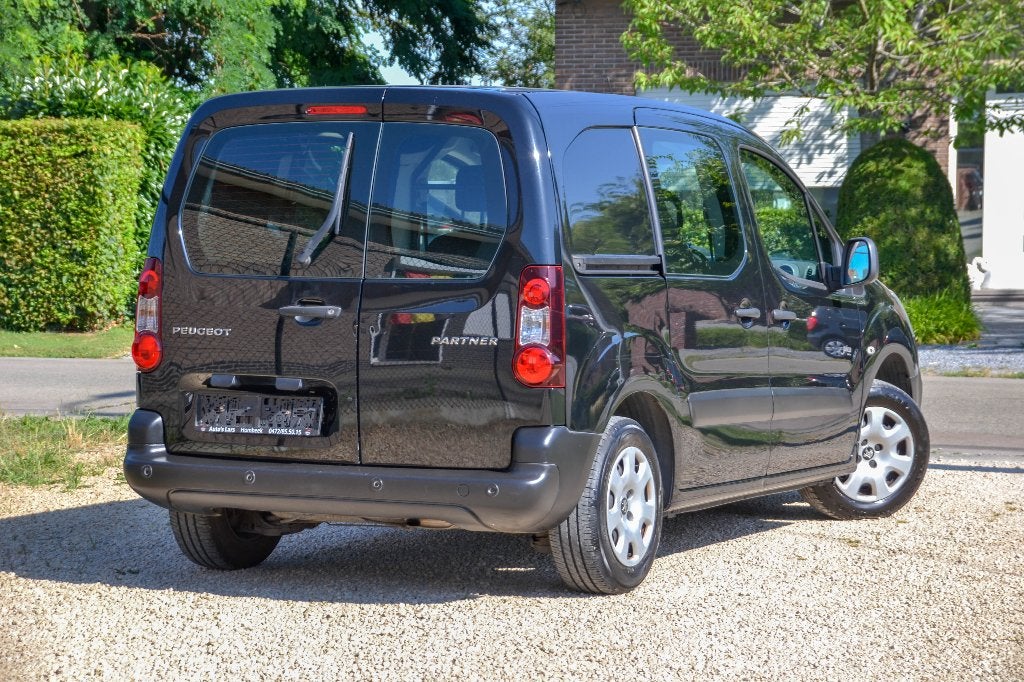 Peugeot Partner Bestelwagen 2016 1.6 VTI Benzine 98 Pk, Autos, Euro 6, Entreprise, 3 places, Noir