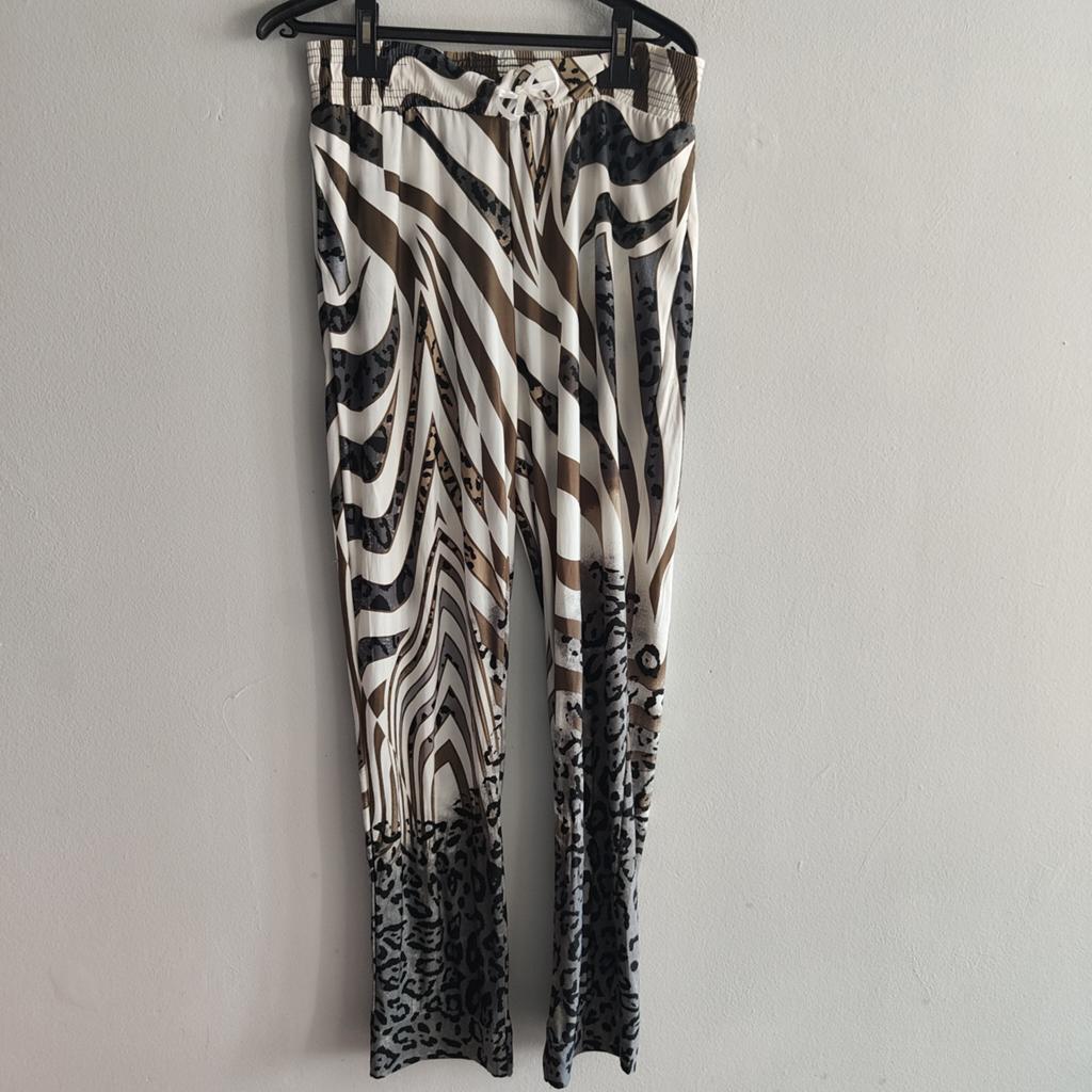 Zeer lichte elastische vintage broek savannepatronen T 42, Kleding | Dames, Overige kleuren, Maat 42/44 (L), Ophalen of Verzenden