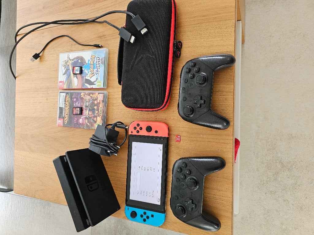 Nintendo Switch (2019) + accessoires – Compleet pakket, Games en Spelcomputers, Gebruikt, Met 2 controllers, Met games, Ophalen