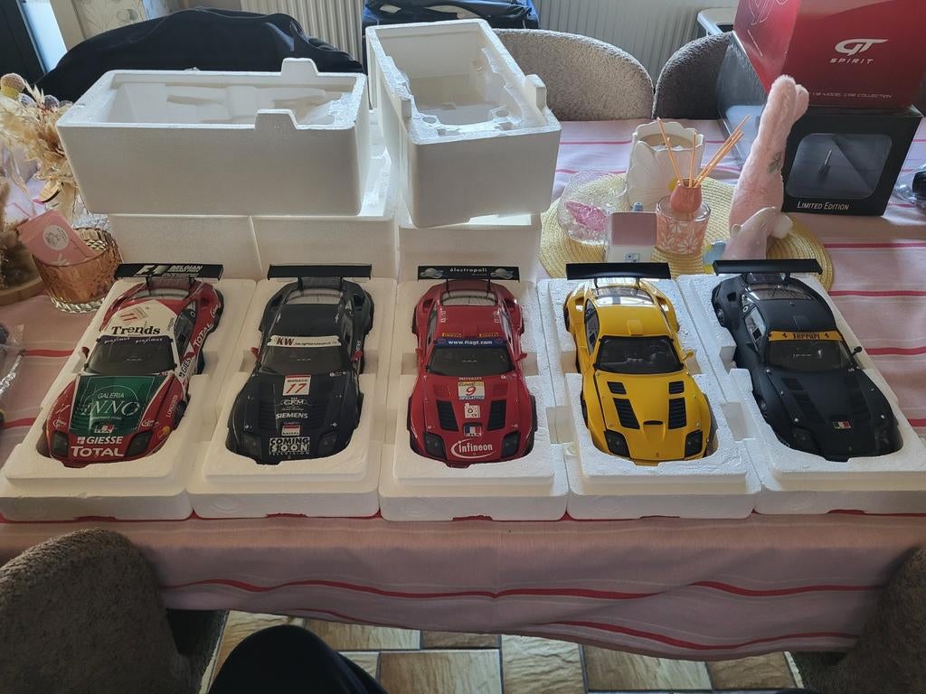 5x Ferrari 575 gtc Kyosho 1/18, Ophalen, Zo goed als nieuw, Auto