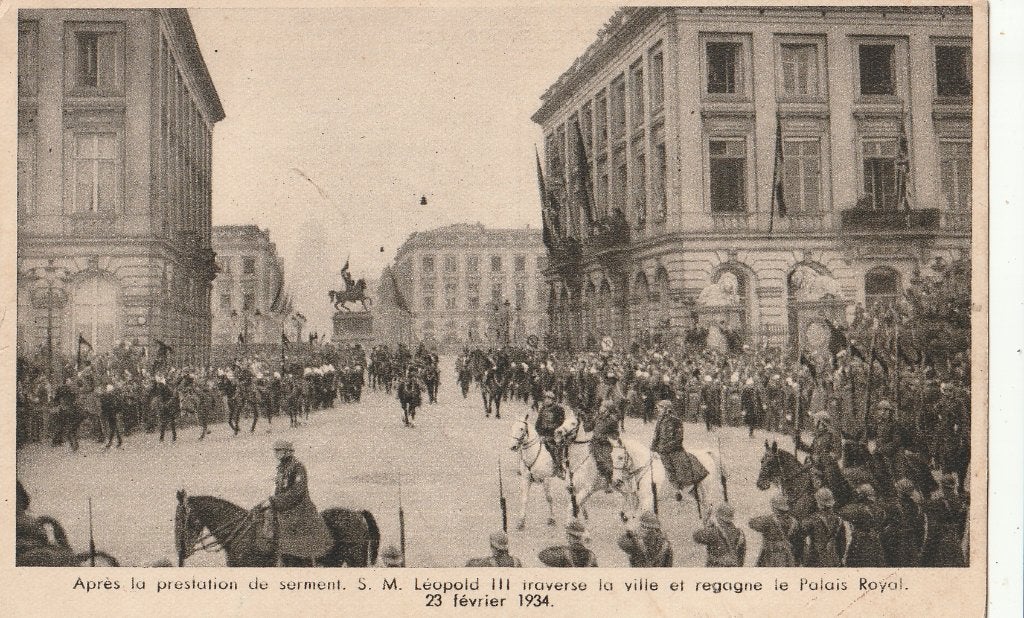 BELGISCH KONINGSHUIS - Koning Leopold III doorkruist de stad, Ophalen of Verzenden, Ongelopen, Overige thema's