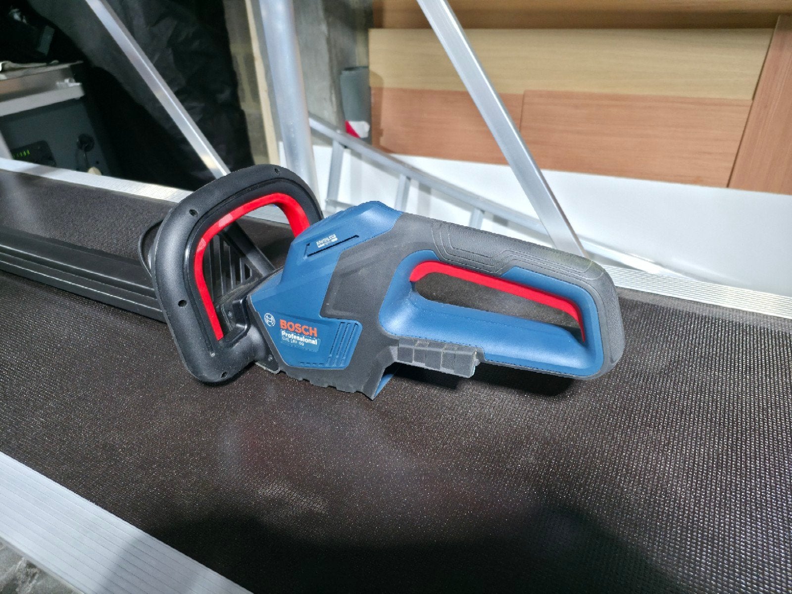 Taille haie Bosch professional 18V, Enlèvement, Comme neuf, Batterie, BOSCH