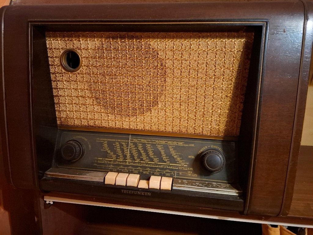 Antieke radio Telefunken, Ophalen