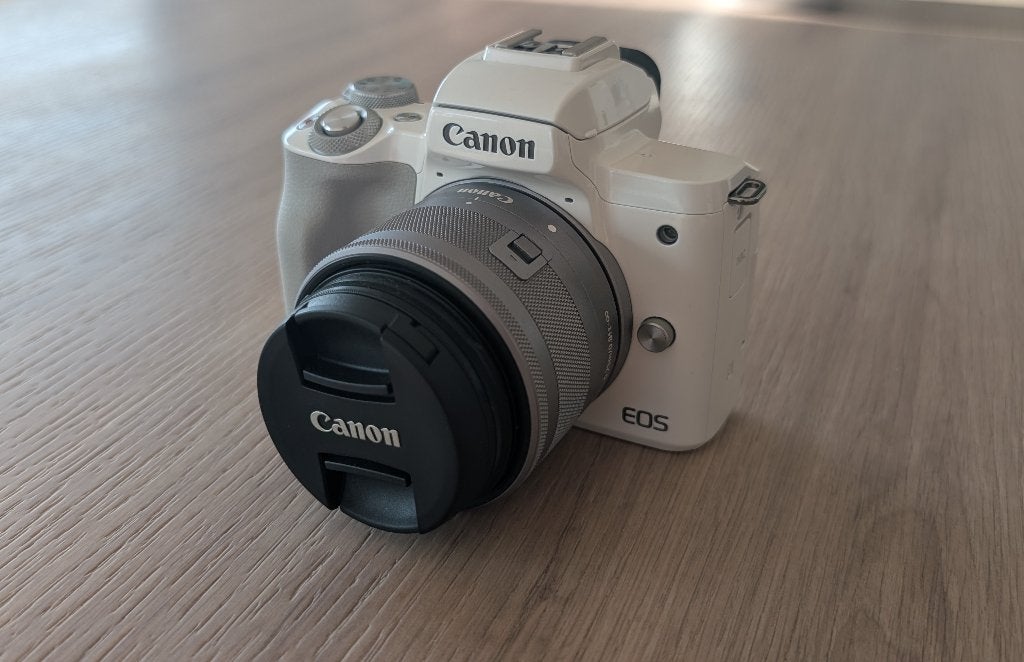 Canon EOS M50 + Objectif + Accessoires — État comme neuf, Ophalen, Kantelbaar/draaibaar scherm, Canon, Zo goed als nieuw