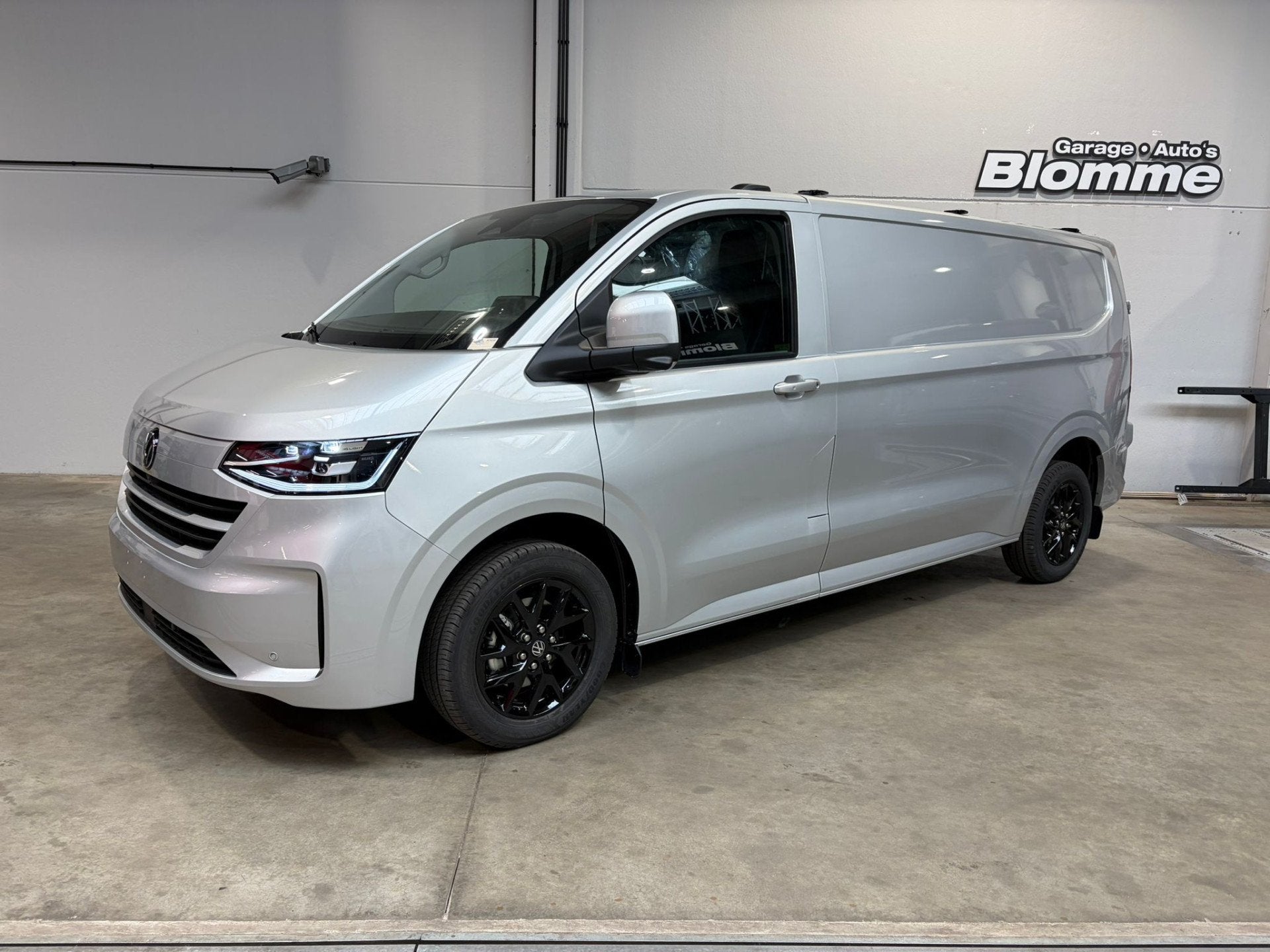 Volkswagen Transporter T7 - 2.0 TDI L2 - DSG/aangekleed/full, Auto's, Stof, Gebruikt, 4 cilinders, https://public.car-pass.be/vhr/cbef421d-57b3-4915-92cb-732358fb8b40