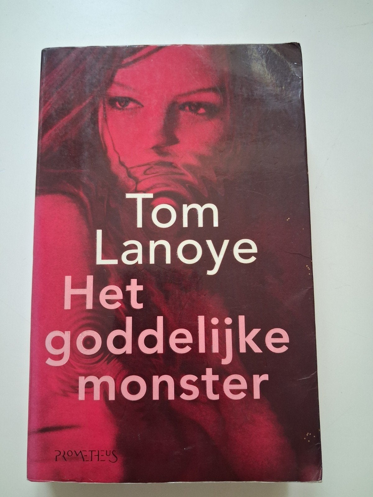 Tom Lanoye, het goddelijke monster, Livres, Enlèvement, Utilisé