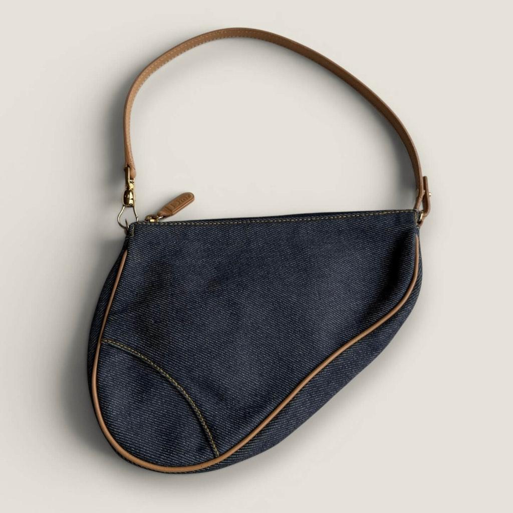 Christian Dior denim saddle pochette, Handtassen en Accessoires, Tassen | Damestassen, Gebruikt, Schoudertasje, Blauw, Ophalen of Verzenden