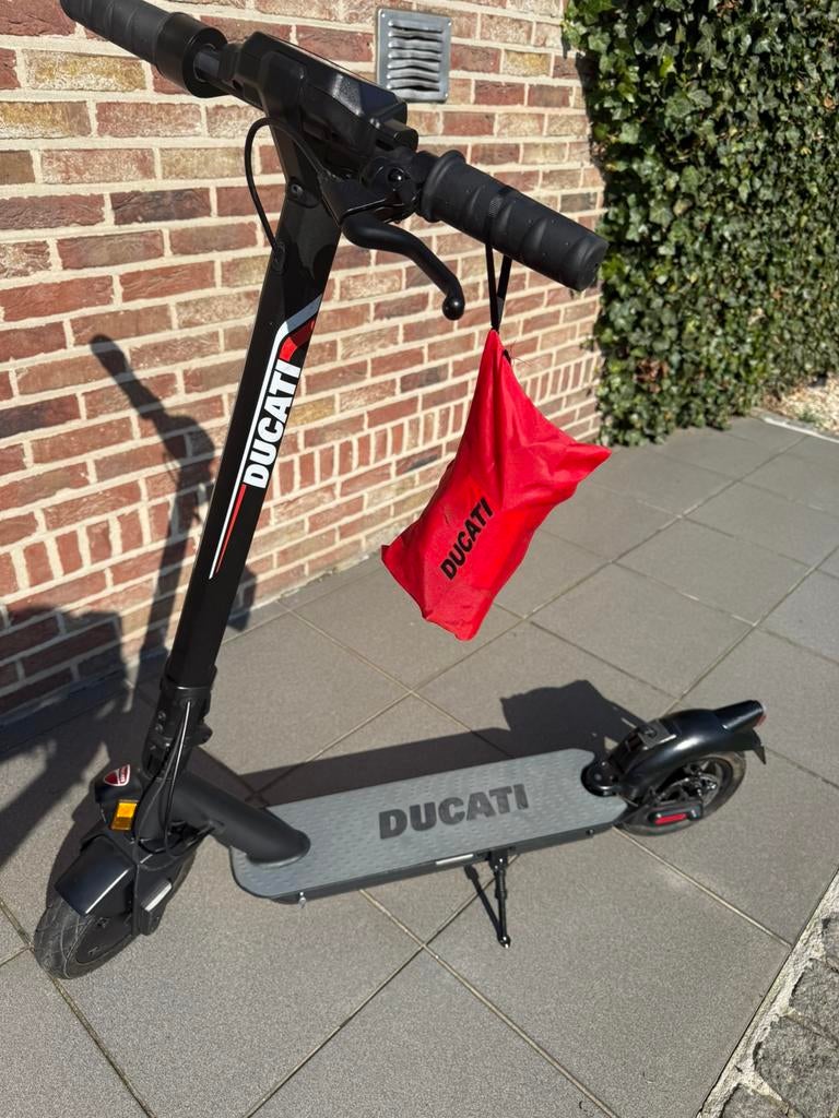 E-step Ducati pro II, Enlèvement, Comme neuf