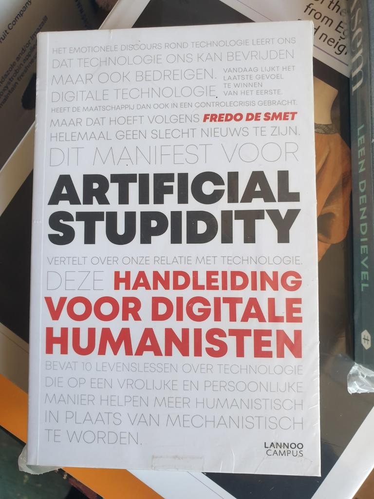 Fredo De Smet - Artificial stupidity, Boeken, Politiek en Maatschappij, Ophalen of Verzenden