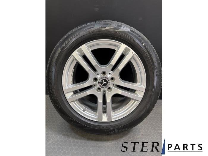 Velgen set + banden van een Mercedes GLB-Klasse, Gebruikt, -, -, Ophalen of Verzenden