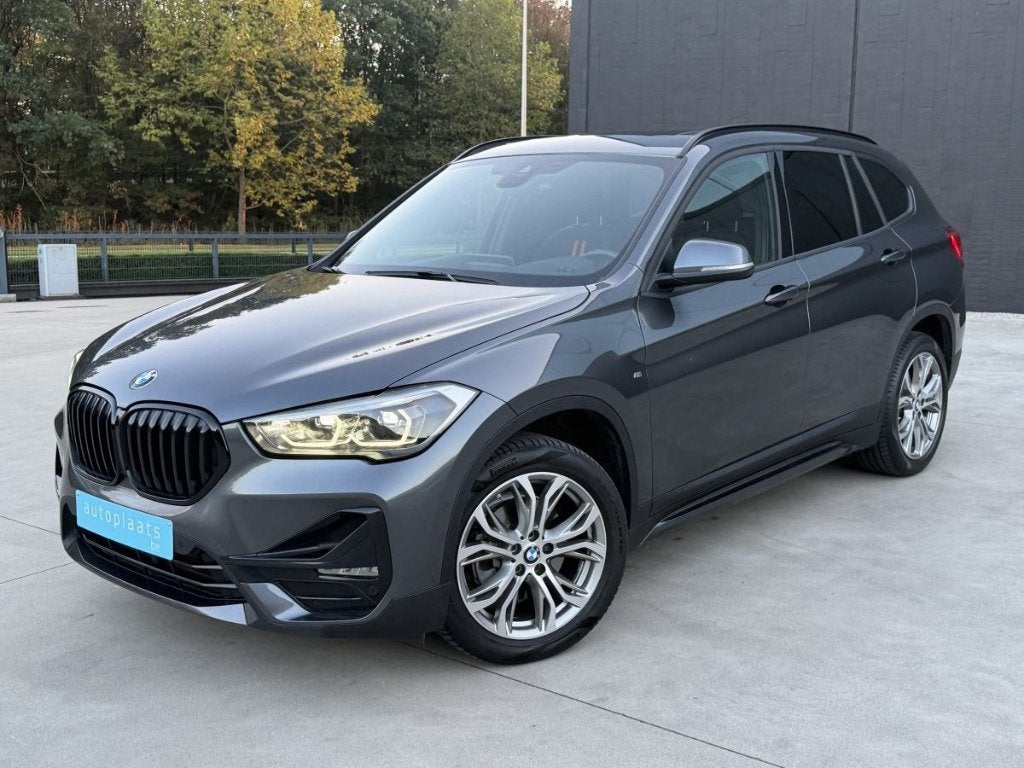 BMW X1 sDrive 18i M Sportpakket 2021 Panorama HeadUp 50993km, Auto's, Dealer onderhouden, 1498 cc, USB, Bedrijf