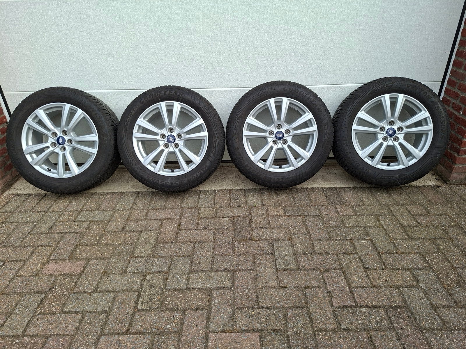 17 inch originele winterset Ford Kuga 5x108, Auto-onderdelen, Banden en Velgen, Ophalen, Gebruikt, Velg(en), 17 inch