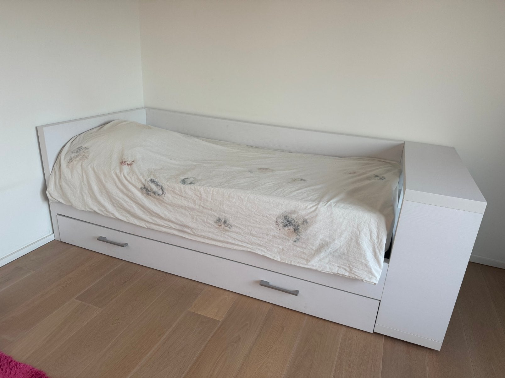 Bed 90 x 200 cm wit incl. matras + schuif, Ophalen, 85 tot 100 cm, Zo goed als nieuw, Lattenbodem