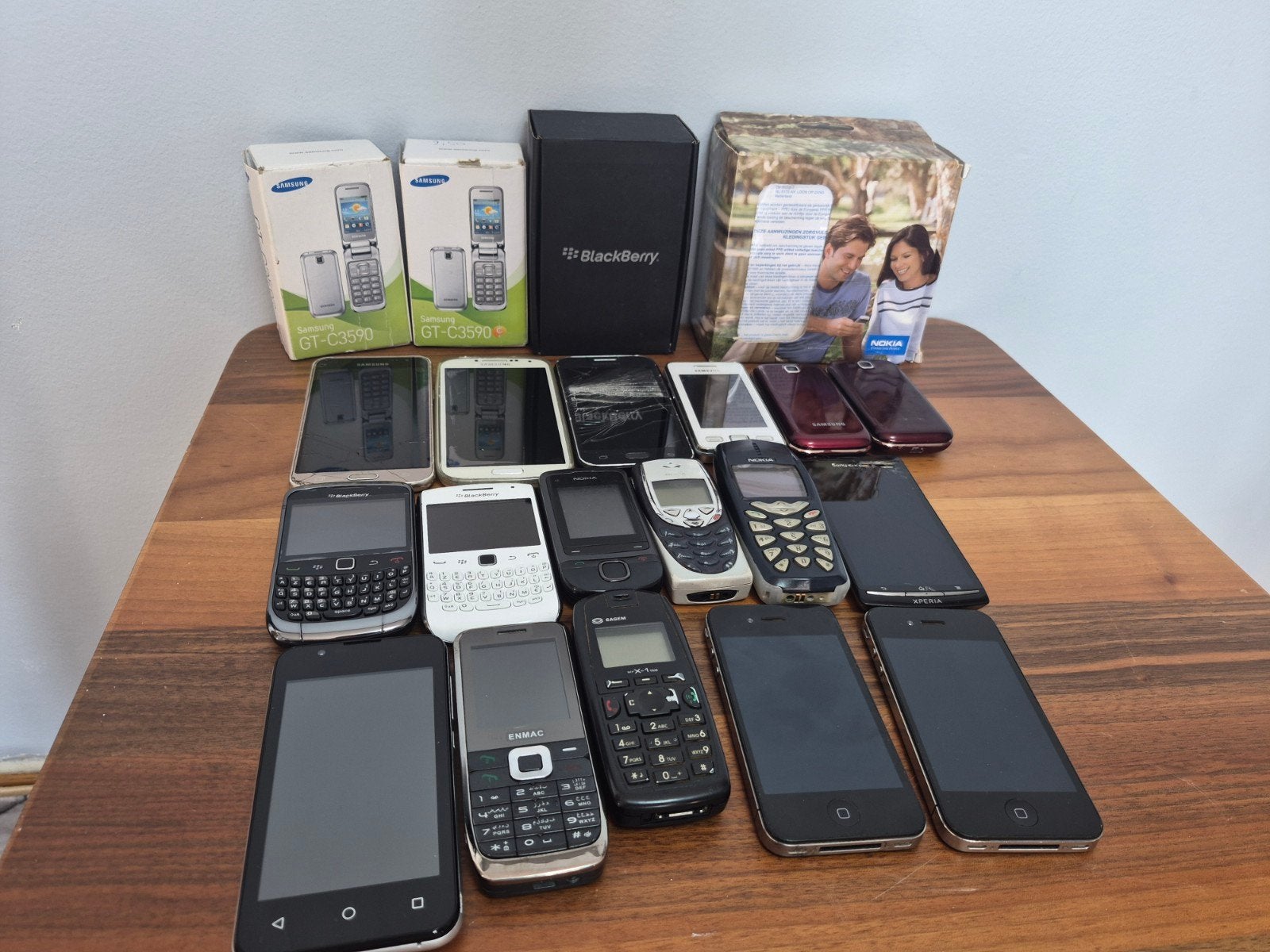 Lots 17 téléphone, Avec simlock (verrouillage SIM), Enlèvement ou Envoi, Écran tactile, Ne fonctionne pas