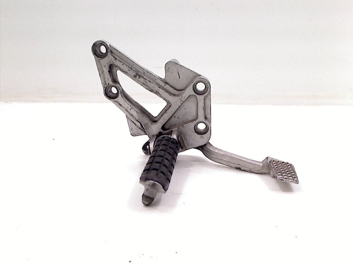 REPOSE PIEDS AVANT DROIT Kawasaki GPX 600 R (01-1970/-), Motos, Dhr. S. di Majo, Utilisé, Info@cama-motorparts.nl, P.J. Troelstraweg 8 8
3144 CX  MAASSLUIS, NL