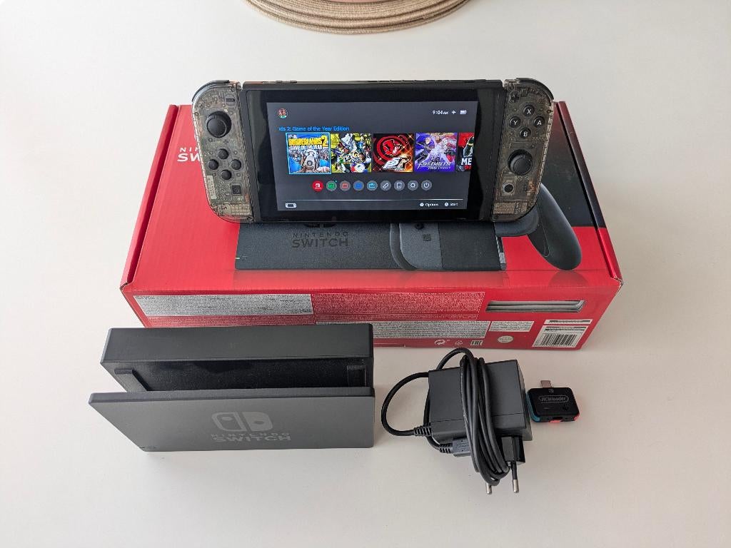 Nintendo Switch V1 + 256GB SD + Case, Consoles de jeu & Jeux vidéo, Enlèvement ou Envoi, Avec 1 manette, Switch Original, Avec jeux