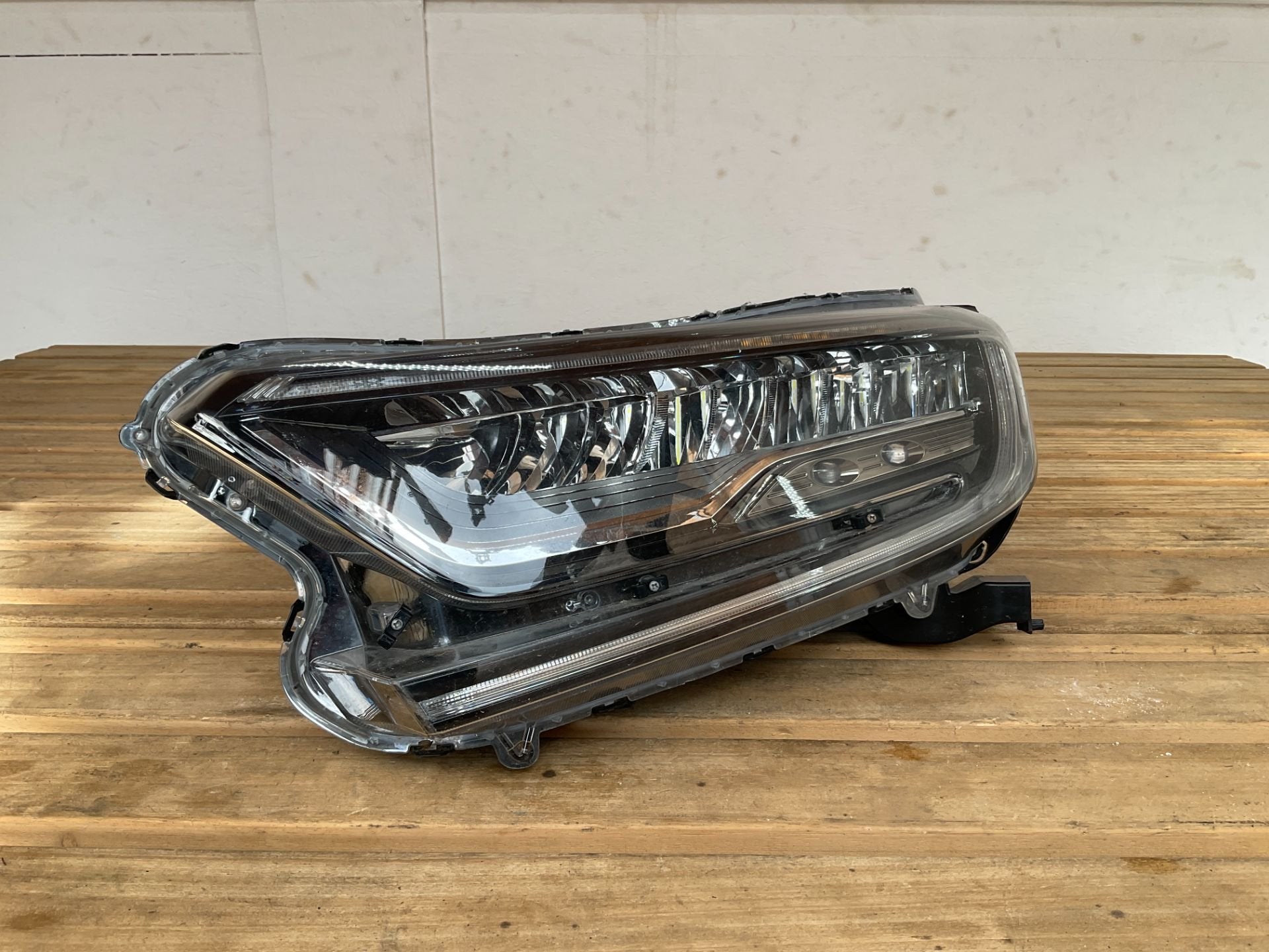 Koplamp Honda CR-V CRV 2017 2022 (LH) 33150TLAA11 b6-561, Auto-onderdelen, Gebruikt, Info@honda.co.jp, Minami-Aoyama 2-chome 1-1
107-8556  Tokyo