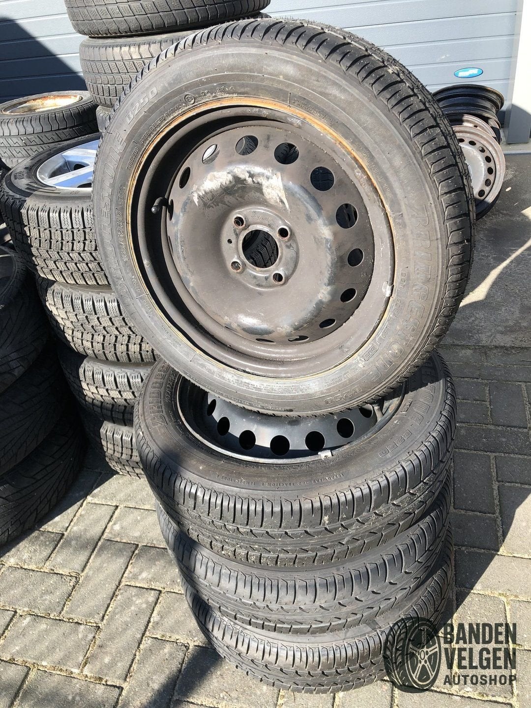 Nissan Renault Dacia Zomerbandenset 165-65-15 81H Bridgeston, Auto-onderdelen, Gebruikt, 15 inch, -, -